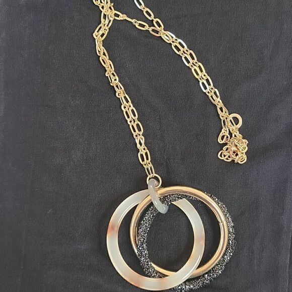 Fashion Jewelry Womens Tri Color Interlinked Circle Pendant Gold Chain Necklace - Picture 5 of 12